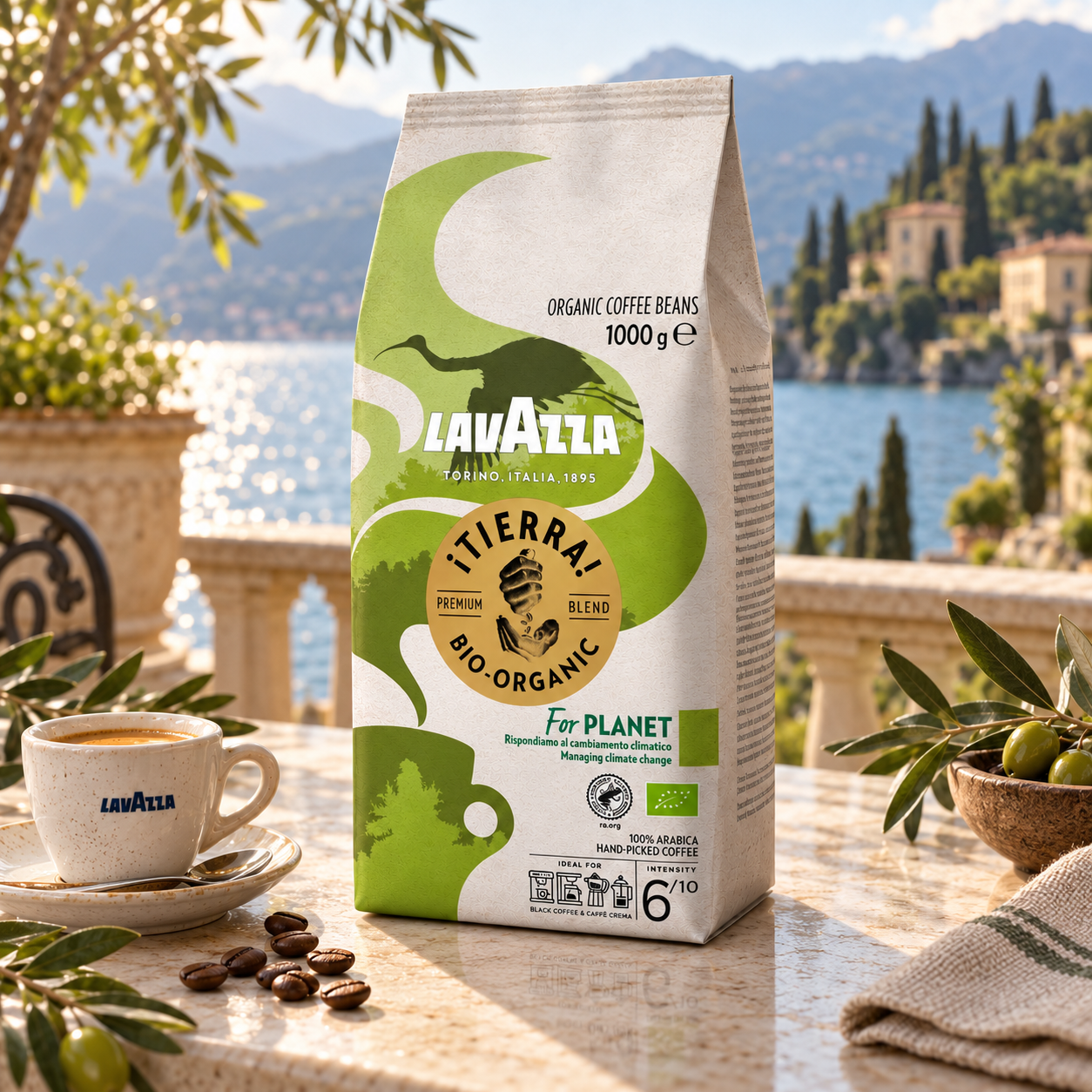 Lavazza Tierra Bio-Organic Espresso mit feiner goldener Crema in einer Espressotasse