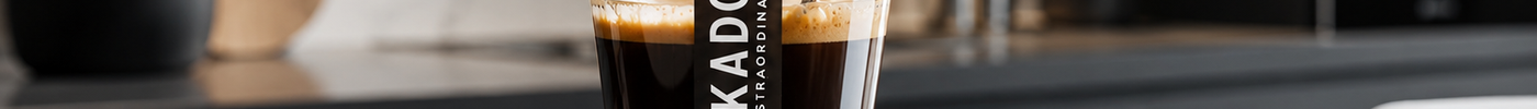 Mokador Espresso mit dichter Crema und frisch gerösteten italienischen Kaffeebohnen