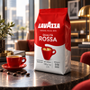 Lavazza Qualità Rossa Espresso mit dichter goldbrauner Crema