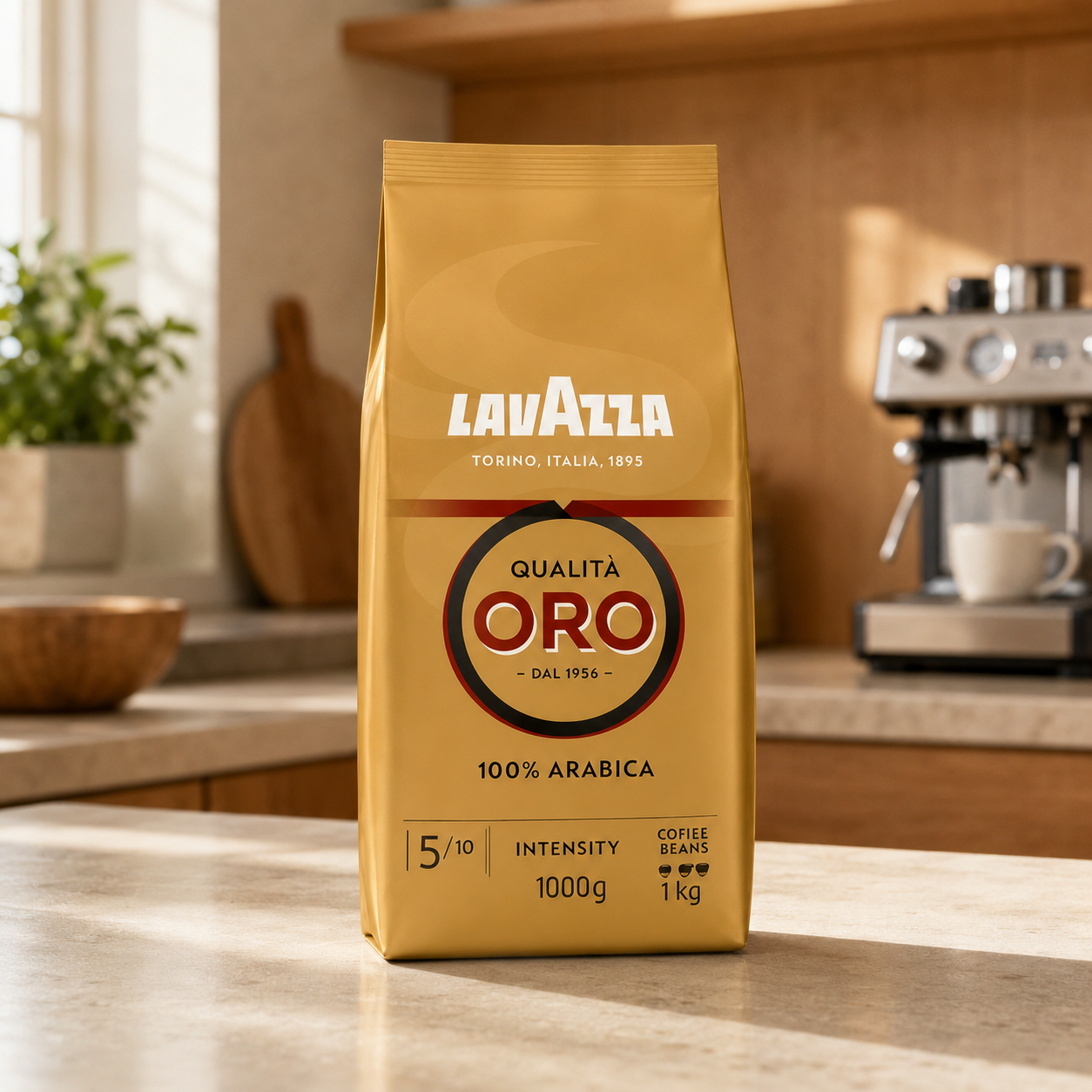 Lavazza Qualità Oro Espresso mit heller goldbrauner Crema in einer Espressotasse