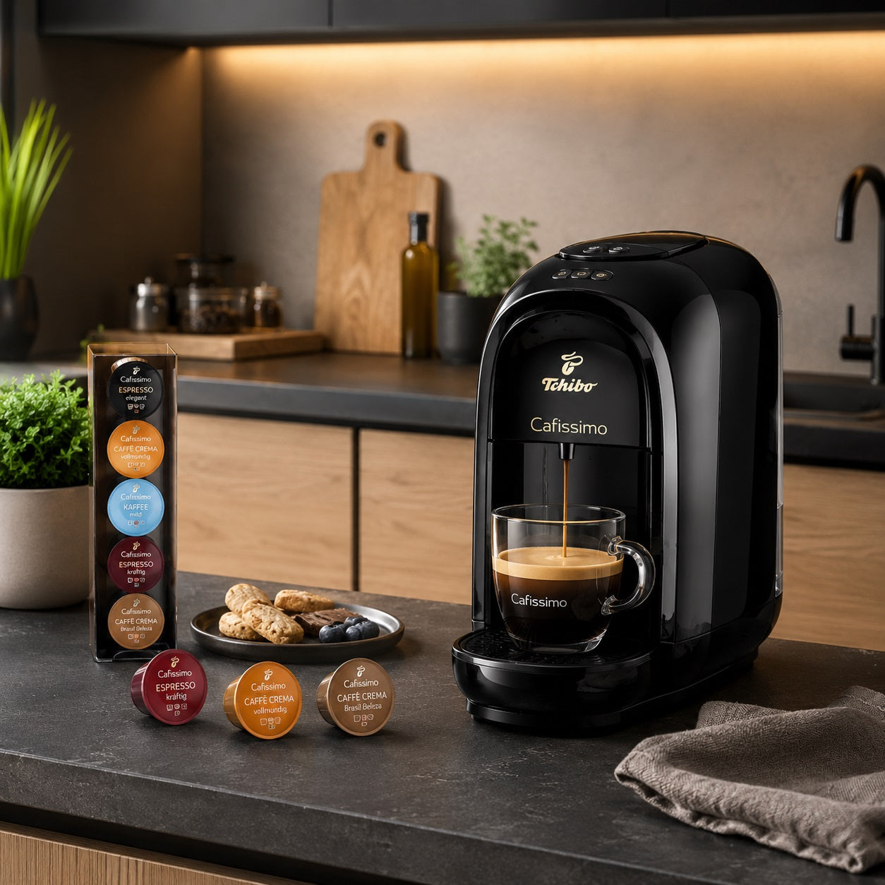 Tchibo Cafissimo Kapselmaschine mit Espresso in moderner Küche – Tipps zu Bedienung, Reinigung und Entkalkung.