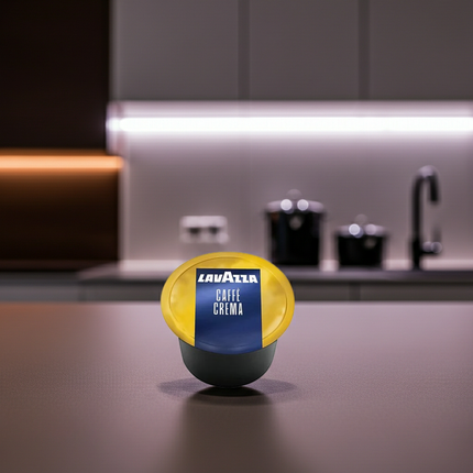 Lavazza BLUE Caffè Crema 100 Kapseln – Die ideale Wahl für den klassischen Schweizer Schümli-Kaffee.