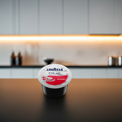 Produktansicht Lavazza BLUE Intenso – Einzeln versiegelte Kapseln für langanhaltende Frische bei kaffeegeniesser.ch