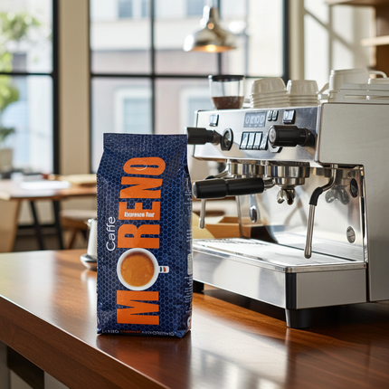 Frisch gebrühter Espresso mit Caffè Moreno Espresso Bar – Zeigt die haselnussbraune, stabile Crema