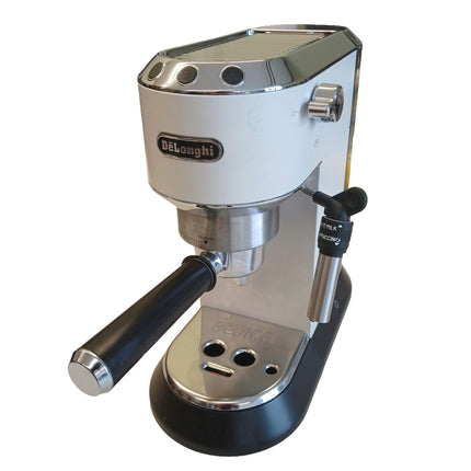 DeLonghi EC685 Dedica weiss gebraucht – kompakte Siebträgermaschine für Espresso mit 3 Monaten Garantie