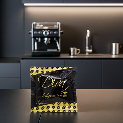 Diva Caffè Espresso 100 Pads: Kräftige 60-40 Mischung für eine perfekte, dunkle Crema nach neapolitanischer Art.