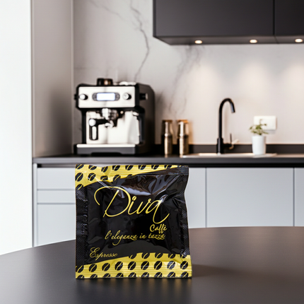 Diva Caffè Espresso 100 E.S.E. Pads: Umweltfreundliche Portionen aus Papier für eine schnelle Espresso-Zubereitung.