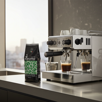 Karoma Caffe Miscela Verde: Ganze Bohne für dichte, haselnussbraune Crema nach süditalienischer Art.