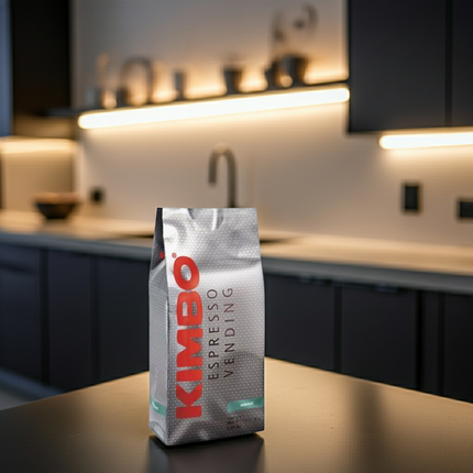 Kimbo Espresso Vending 50/50 Kaffeebohnen mit ausgewogenem Espresso und dichter, haselnussbrauner Crema