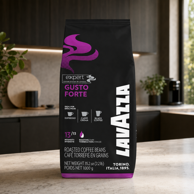 Dunkel geröstete Lavazza Gusto Forte Robusta-Bohnen für Espresso und Café Crème