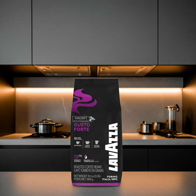 Lavazza Gusto Forte 100% Robusta 1kg Kaffeebohnen mit intensivem Espresso und besonders dichter, dunkler Crema