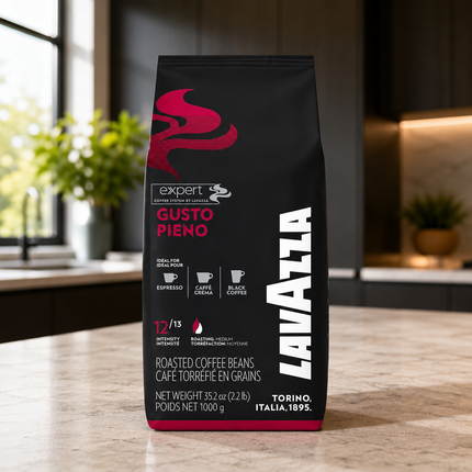 Lavazza Gusto Pieno 1 kg mit 20% Arabica und 80% Robusta für intensiven Espresso