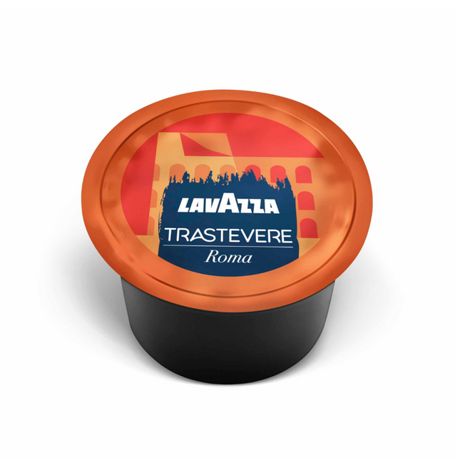 Lavazza BLUE Trastevere Kapseln mit aromatischem Espresso und dichter, goldbrauner Crema in einer Espressotasse