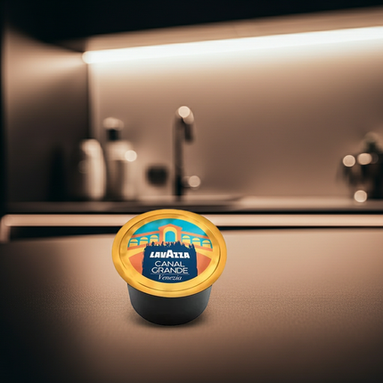 Lavazza BLUE Canal Grande Schweiz – 100er Vorratspackung für Büros und anspruchsvolle Kaffeeliebhaber.