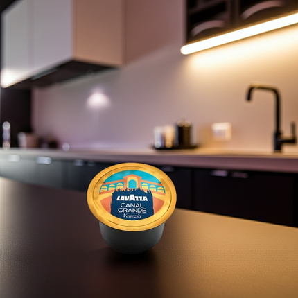 Lavazza BLUE Canal Grande 100 Stk. – Die perfekte Wahl für Schweizer Kunden, die Balance und Finesse suchen.