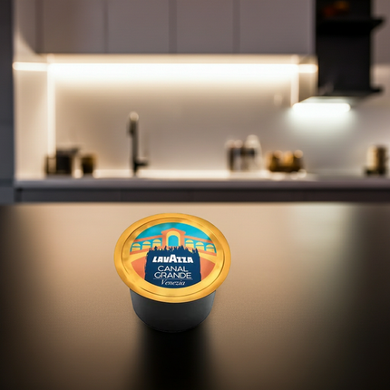 Lavazza BLUE Canal Grande kaufen – Kapseln mit mittlerem Röstgrad für ein rundes, weiches Geschmacksprofil.