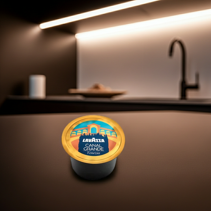 Venezianischer Espresso: Lavazza BLUE Canal Grande – Die ideale Mischung für einen harmonischen Caffè Crema.