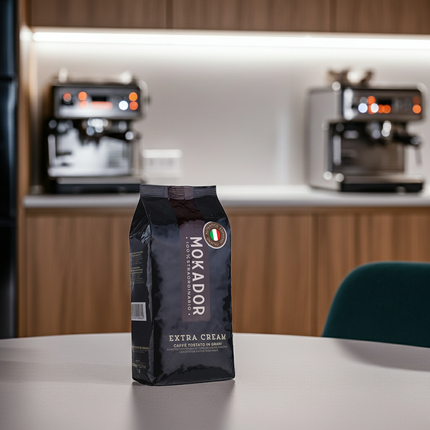 Italienischer Kaffee 1kg: Mokador Extra Cream bietet vollen Körper und wenig Säure für täglichen Genuss.